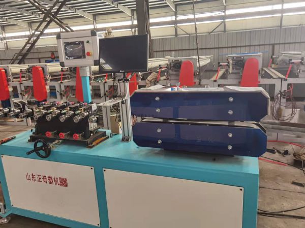 高速貼片滴灌帶（dài）設備全回料300米現（xiàn）場展示會在新疆舉（jǔ）行