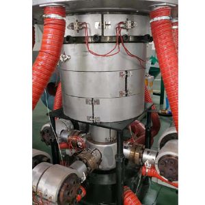 上牽引(yǐn)旋轉吹膜機