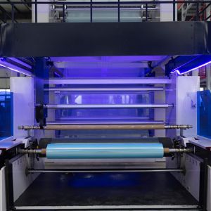 上牽引旋轉（zhuǎn）包裝膜機組